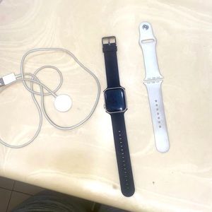 Apple Watch Series 5 - 40mm - Space Gray